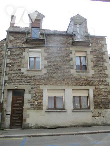 Un immeuble comprenant :
-au sous-sol : caves,
-au rez-de-chaussée : un appartement de 75,79 ...