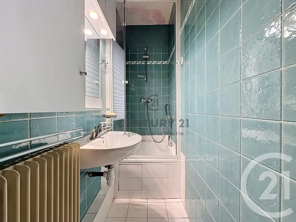 Appartement à vendre  4 pièces - 90,22 m 2   PARIS  - 75011