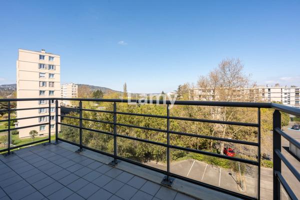 Parking + annexe + appartement