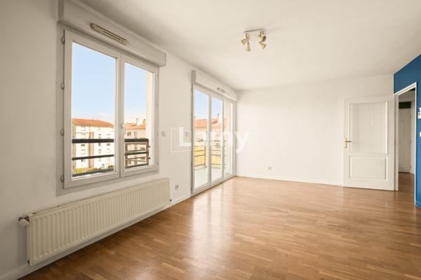 Parking + annexe + appartement