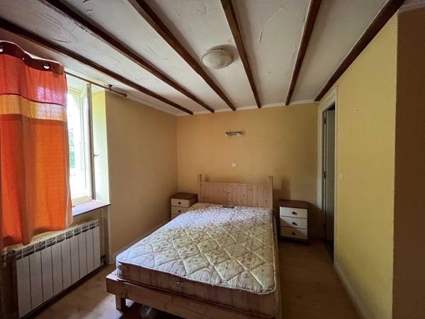 MAISON DE CAMPAGNE AVEC GRANGE ET TERRAIN ATTENANT DE 1 HECTARE 8