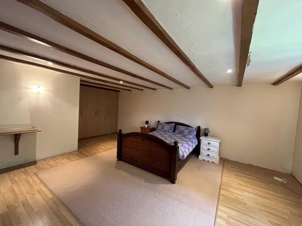 MAISON DE CAMPAGNE AVEC GRANGE ET TERRAIN ATTENANT DE 1 HECTARE 8
