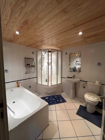 MAISON DE CAMPAGNE AVEC GRANGE ET TERRAIN ATTENANT DE 1 HECTARE 8