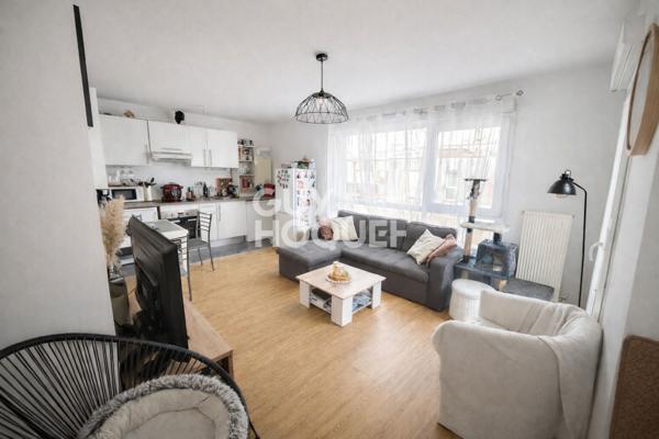 A VENDRE - Appartement type 3 avec ascenseur - 2 chambres - Balcon - Place de parking privative.