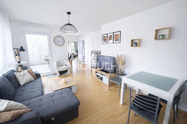 A VENDRE - Appartement type 3 avec ascenseur - 2 chambres - Balcon - Place de parking privative.