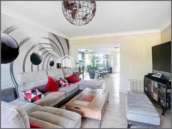 Maison avec plusieurs garages, proche gare, parfaitement rénovée