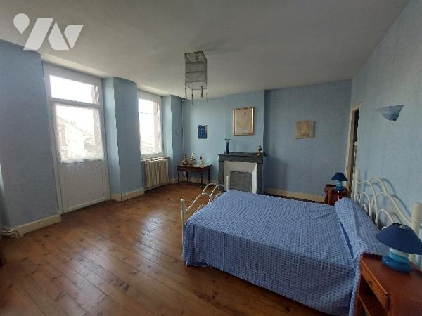 SAINT-GAUDENS, maison de ville sur trois niveaux avec jardin attenant, proche des commerces