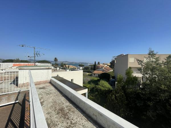 Saint-Tropez (83990) SAINT-TROPEZ, T2 dernier étage avec solarium et place de parking