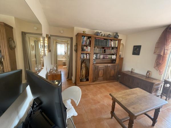 Saint-Tropez (83990) SAINT-TROPEZ, T2 dernier étage avec solarium et place de parking