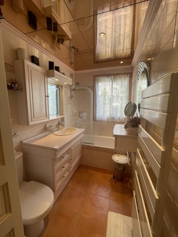 Saint-Tropez (83990) SAINT-TROPEZ, T2 dernier étage avec solarium et place de parking