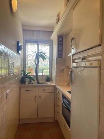 Saint-Tropez (83990) SAINT-TROPEZ, T2 dernier étage avec solarium et place de parking