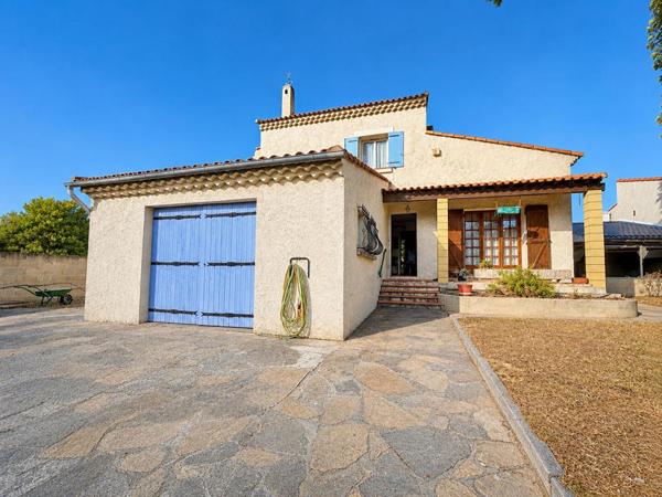 SAINT-VICTORET  Villa indépendante de 137 m² avec 91 m² de dépendances et fort potentiel
