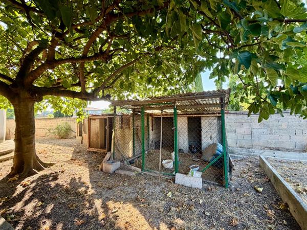 SAINT-VICTORET  Villa indépendante de 137 m² avec 91 m² de dépendances et fort potentiel