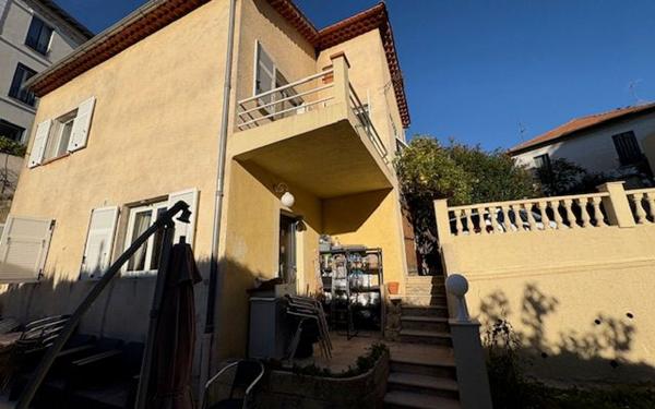 Maison à vendre    4 pièces •  Nice