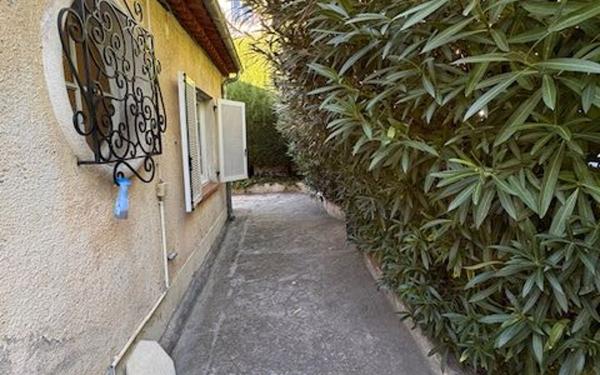 Maison à vendre    4 pièces •  Nice