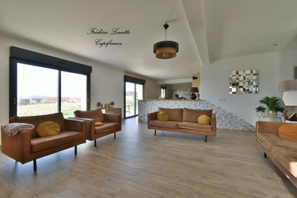 Dpt Marne (51), à vendre MONTMIRAIL maison P7 de 230 m² - Terrain de 1 000,00 m²