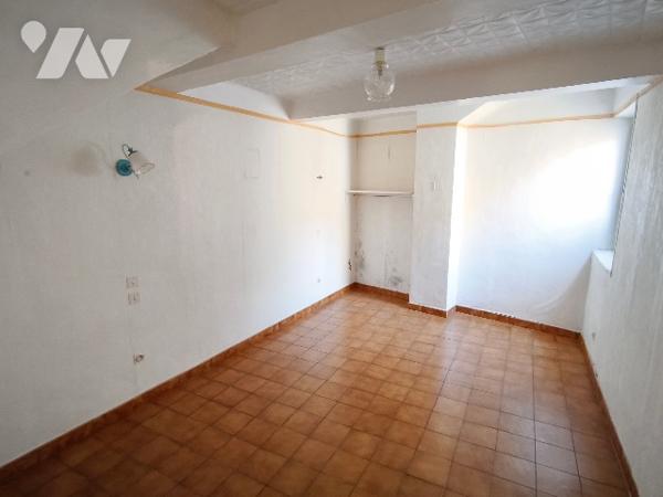 Maison de ville 79 m² – 3 chambres – Centre Oraison – Cave – Climatisation – Potentiel rénovation