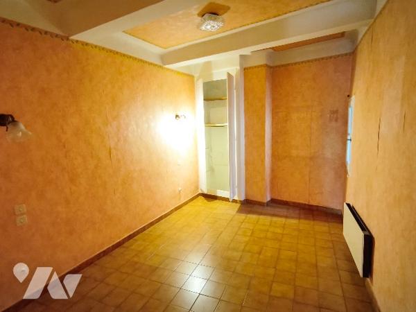 Maison de ville 79 m² – 3 chambres – Centre Oraison – Cave – Climatisation – Potentiel rénovation