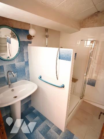 Maison de ville 79 m² – 3 chambres – Centre Oraison – Cave – Climatisation – Potentiel rénovation