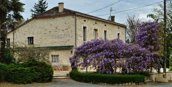 Magnifique Maison en Pierre avec Gîte et Restaurant – Lot-et-Garonne