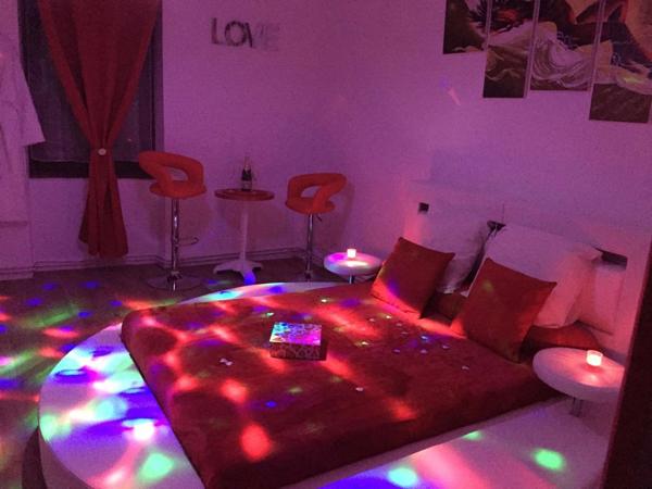 Magnifique Maison en Pierre avec Gîte et Restaurant – Lot-et-Garonne