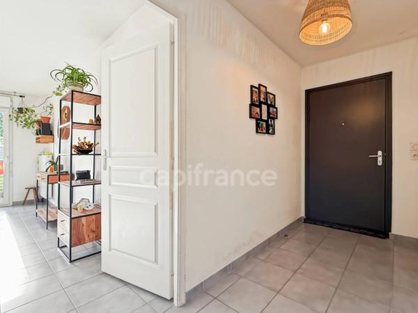Appartement à vendre 3 pièces GEX (01) - 76m2 avec terrasse, jardin, garage, parking privatif