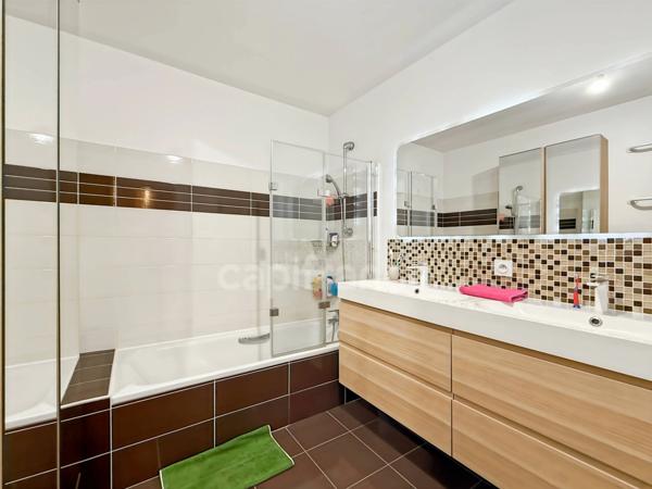 Appartement à vendre 3 pièces GEX (01) - 76m2 avec terrasse, jardin, garage, parking privatif