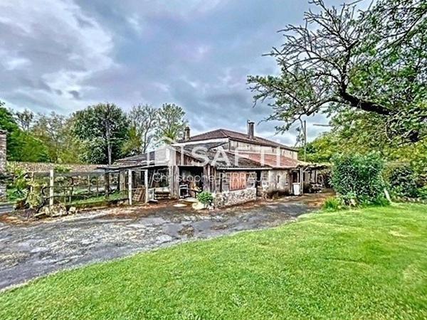 Ancienne ferme à rénover et ses belles dépendances