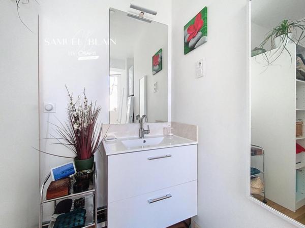 Exceptionnelle Maison de Ville Rénovée avec Jardin et Piscine Chauffée.