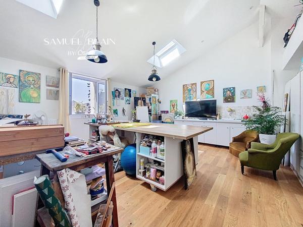 Exceptionnelle Maison de Ville Rénovée avec Jardin et Piscine Chauffée.