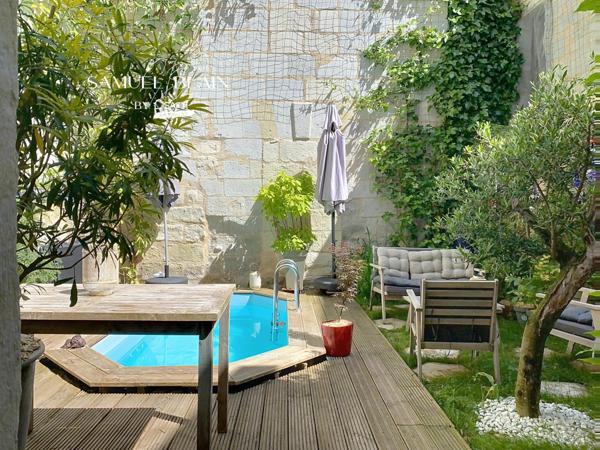 Exceptionnelle Maison de Ville Rénovée avec Jardin et Piscine Chauffée.