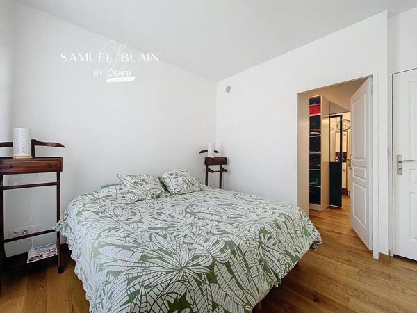 Exceptionnelle Maison de Ville Rénovée avec Jardin et Piscine Chauffée.