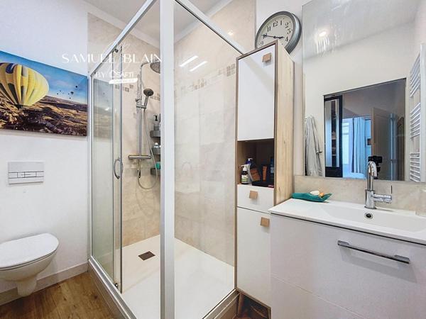 Exceptionnelle Maison de Ville Rénovée avec Jardin et Piscine Chauffée.