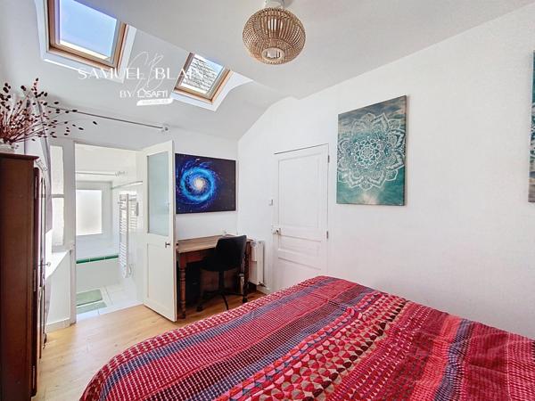 Exceptionnelle Maison de Ville Rénovée avec Jardin et Piscine Chauffée.