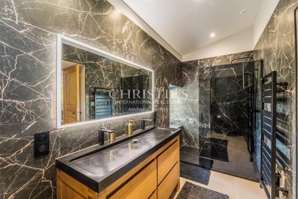 Camblanes – Propriété d’exception au coeur du village – 1,9 hectares