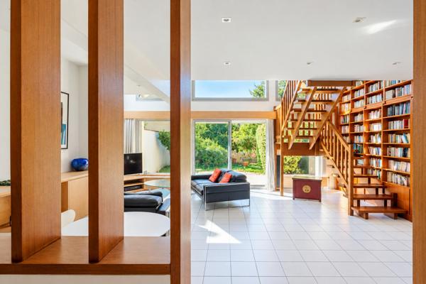 Maison avec extension contemporaine et jardin, quartier Porchefontaine
