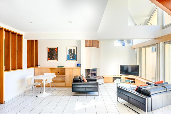Maison avec extension contemporaine et jardin, quartier Porchefontaine