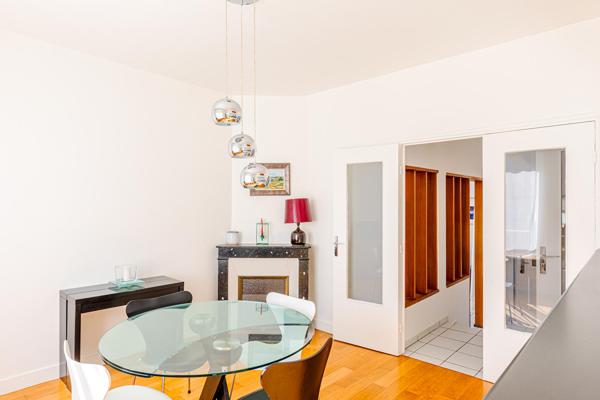 Maison avec extension contemporaine et jardin, quartier Porchefontaine