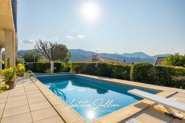 Maison familiale à Allauch 13190 - LE LOGIS NEUF – Maison T4 de 140 m², avec piscine, garage, vue dégagée, terrain 614m²