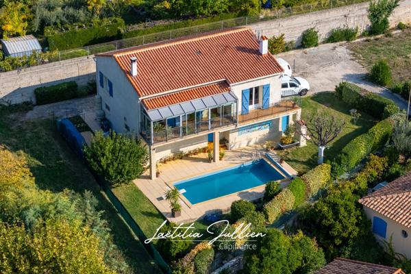 Maison familiale à Allauch 13190 - LE LOGIS NEUF – Maison T4 de 140 m², avec piscine, garage, vue dégagée, terrain 614m²