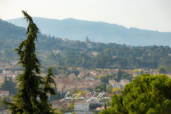 Maison familiale à Allauch 13190 - LE LOGIS NEUF – Maison T4 de 140 m², avec piscine, garage, vue dégagée, terrain 614m²