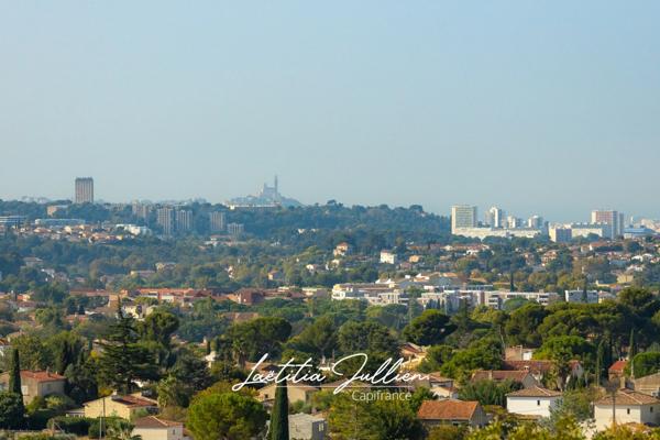 Maison familiale à Allauch 13190 - LE LOGIS NEUF – Maison T4 de 140 m², avec piscine, garage, vue dégagée, terrain 614m²