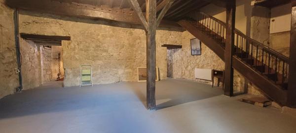 Demeure d’exception du XIIIe siècle avec jardin et dépendances