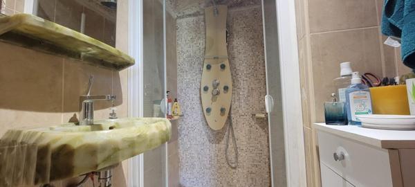 Demeure d’exception du XIIIe siècle avec jardin et dépendances