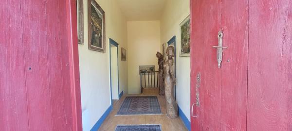 Demeure d’exception du XIIIe siècle avec jardin et dépendances