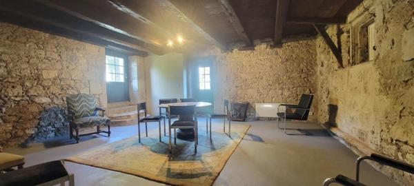 Demeure d’exception du XIIIe siècle avec jardin et dépendances