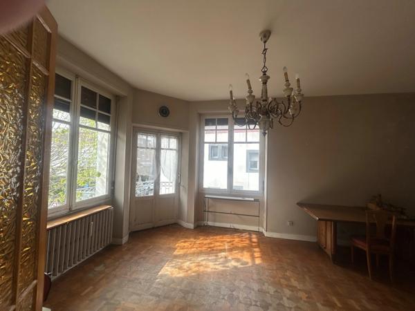 🏡 Maison de ville de caractère avec jardin et garage