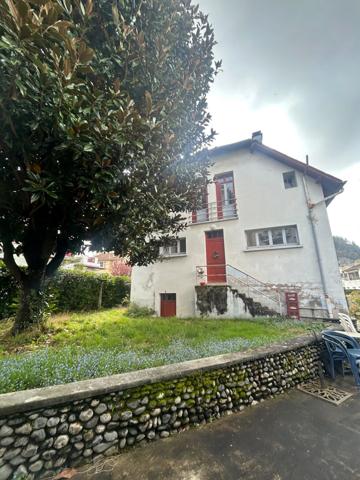🏡 Maison de ville de caractère avec jardin et garage