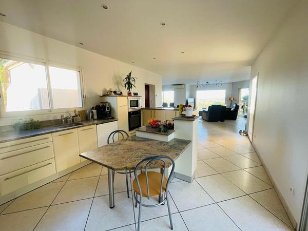 Maison de 7 pièces  d'environ 220 m²