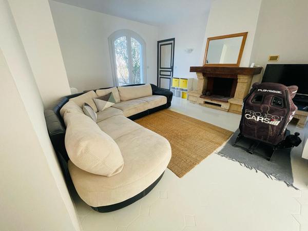 Maison de 7 pièces  d'environ 220 m²